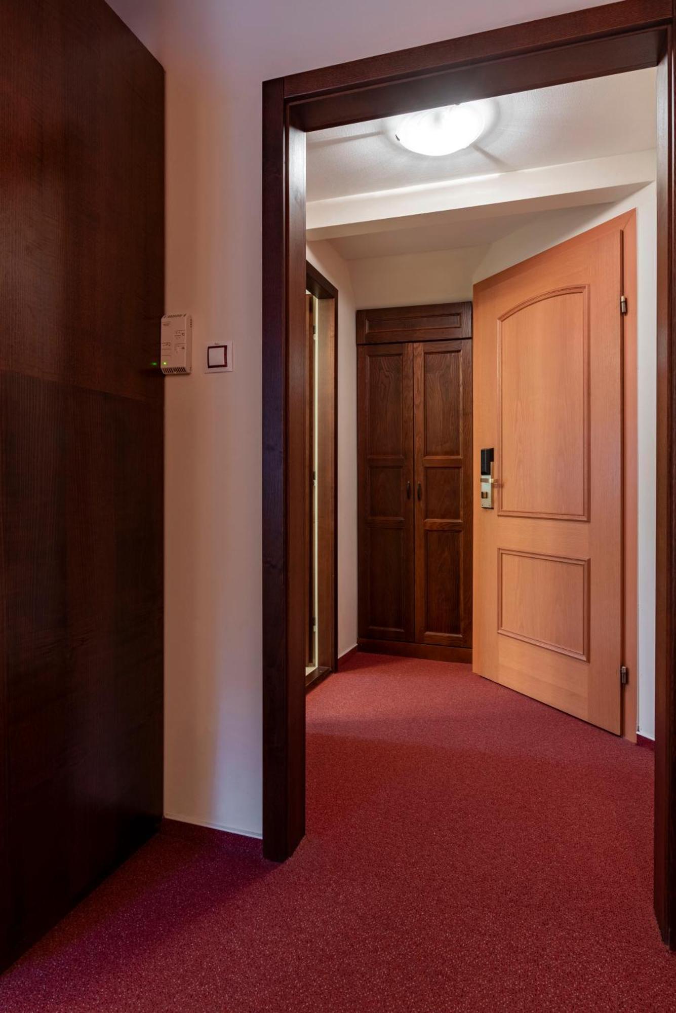 Hotel Green Gondola プルゼニ エクステリア 写真